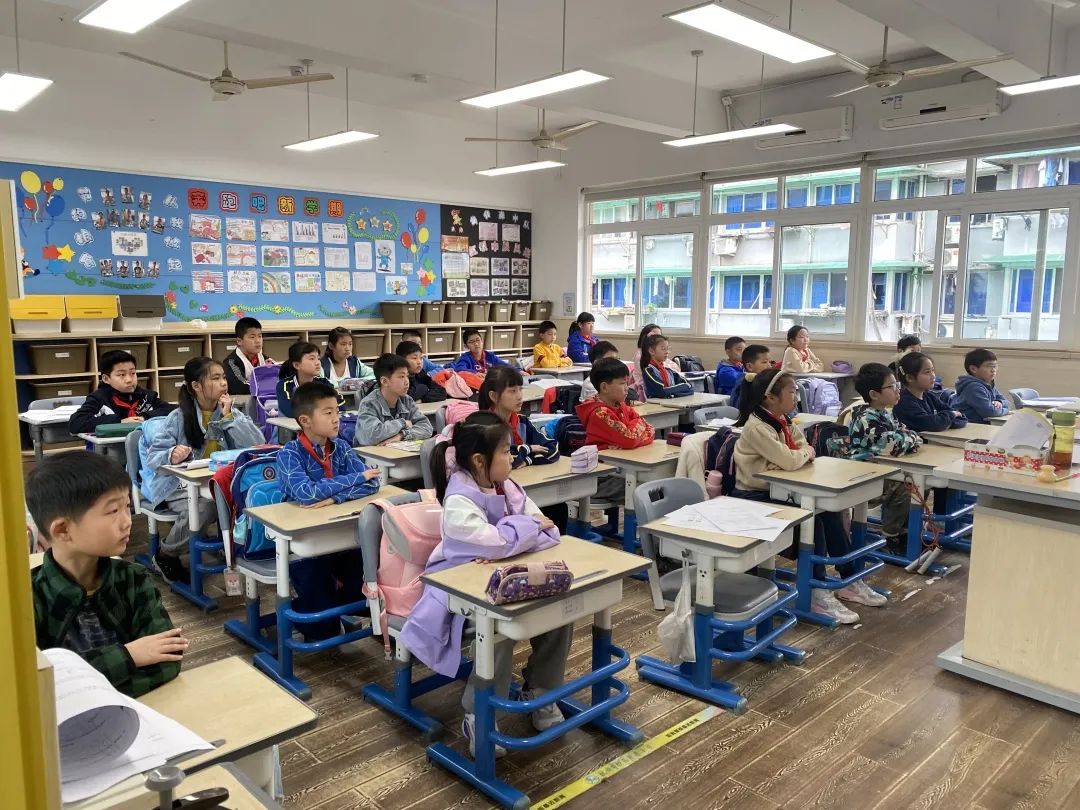 我所徐诗豪、朱俊逸赴饮马井巷小学普法宣讲