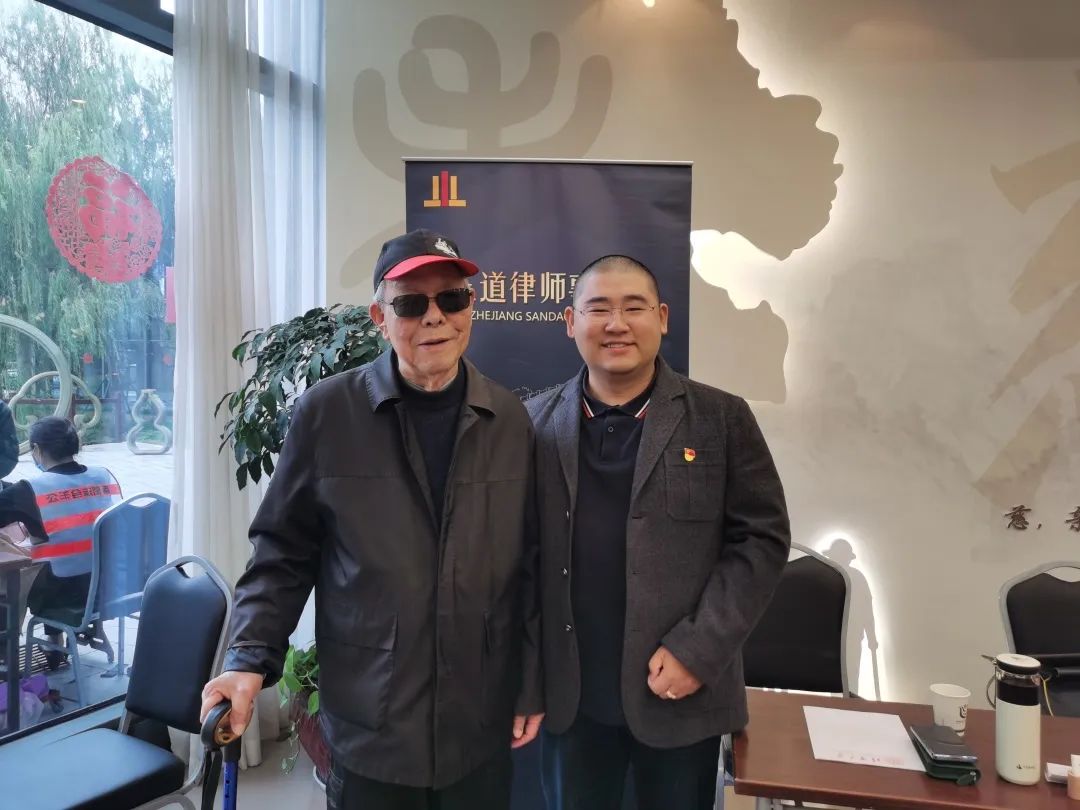 秋风送凉意 法律送温情