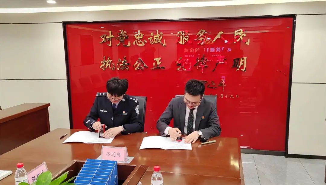 构筑党建新模式，共建党建新格局